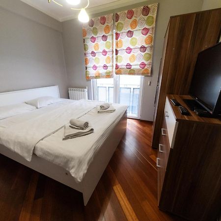 Lux Place Apartments Downtown Kragujevac Esterno foto