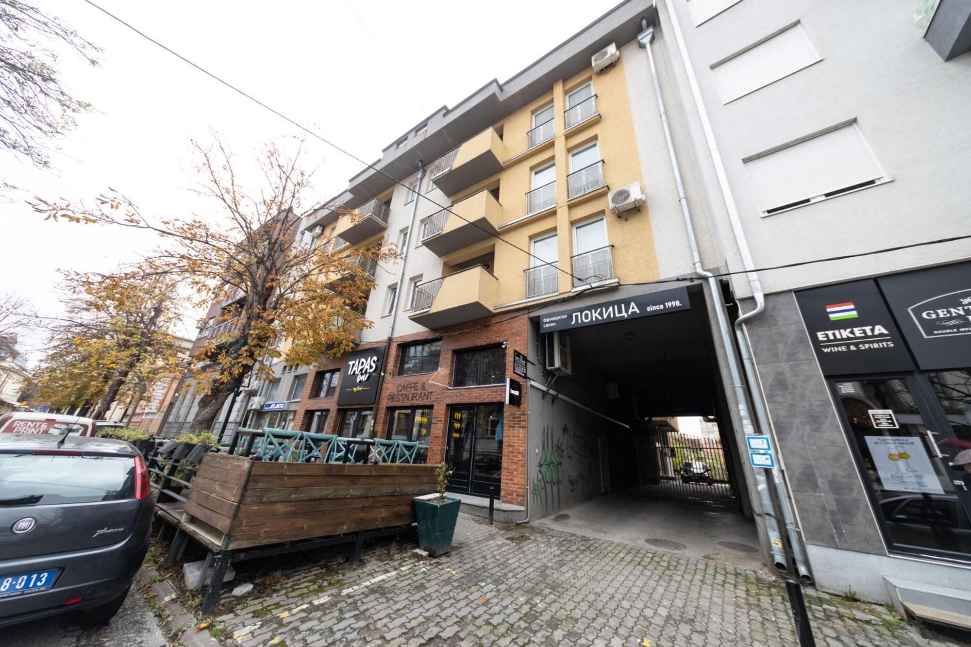 Lux Place Apartments Downtown Kragujevac Esterno foto